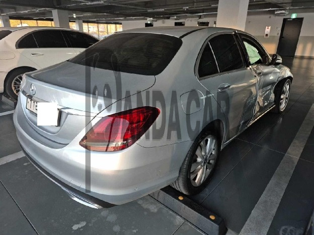 2019 Mercedes-Benz C220 d, photograph 3