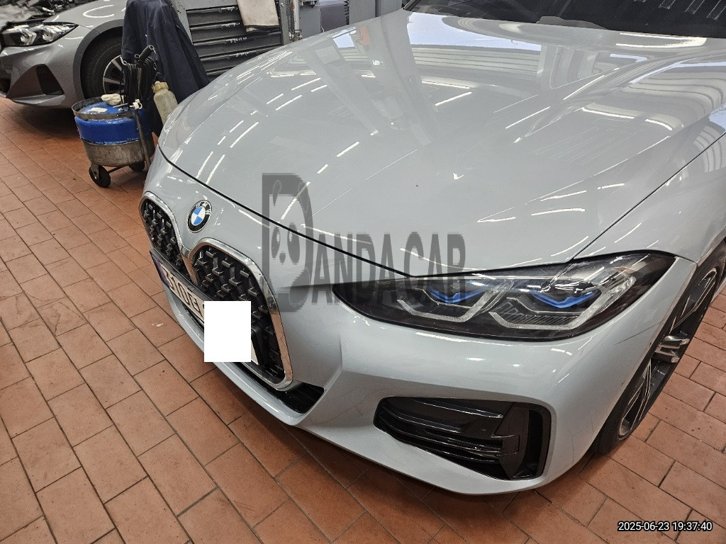 2022 BMW 420i Convertible, photograph 2