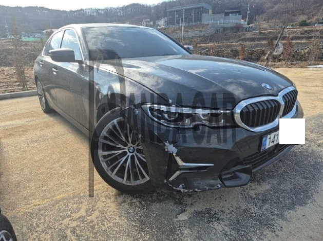 2021 BMW 320i, photograph 2