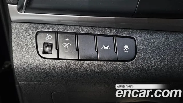 2019 Hyundai AVANTE 1.6, photograph 1
