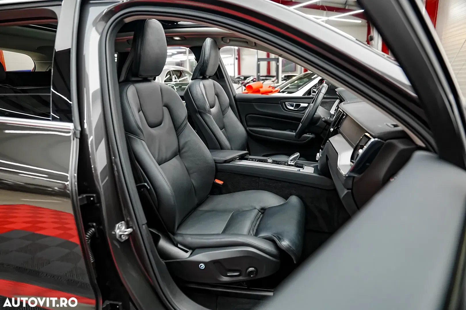 2021 Volvo XC 60 Recharge T6 Twin Engine eAWD Inscription Expression, photograph 12