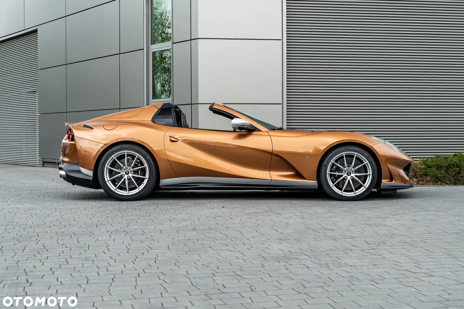2023 Ferrari 812 GTS, photograph 2