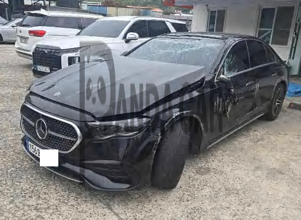 2025 Mercedes-Benz E 300 4MATIC, photograph 5