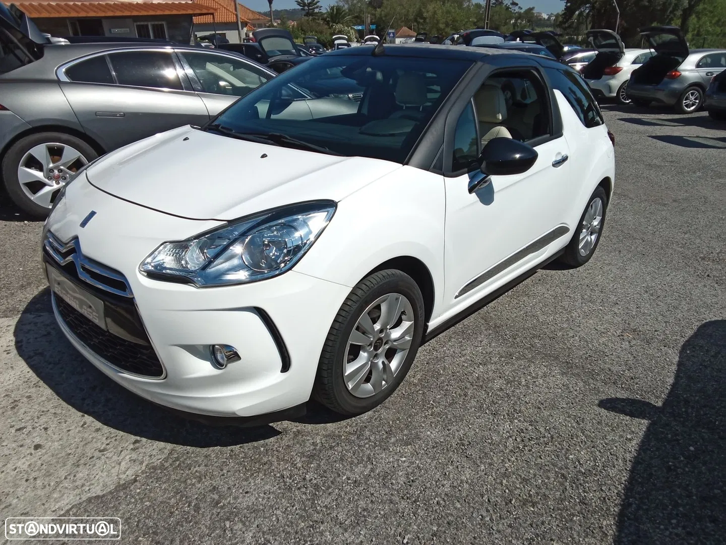 2013 DS DS3 Cabrio Pure Tech 82 Chic, photograph 8