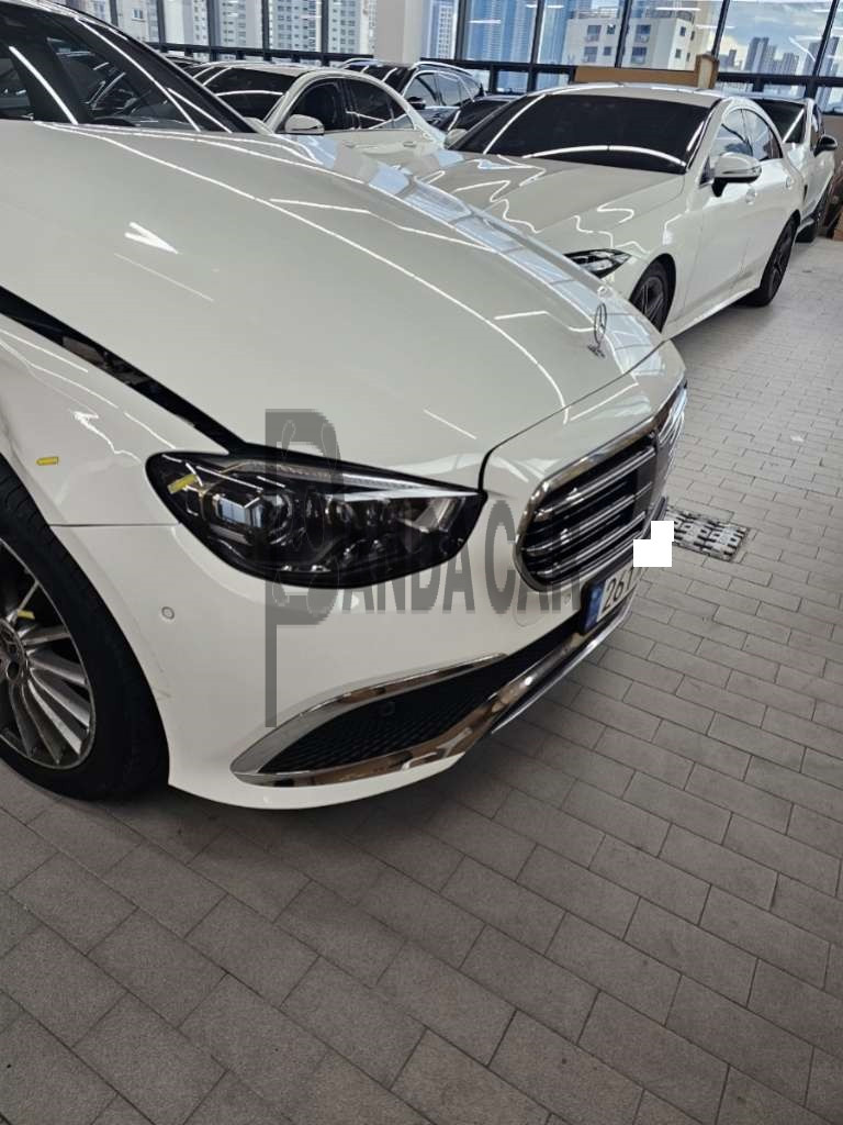 2022 Mercedes-Benz E250, photograph 3