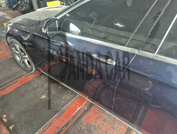 2019 Mercedes-Benz E300, photograph 5