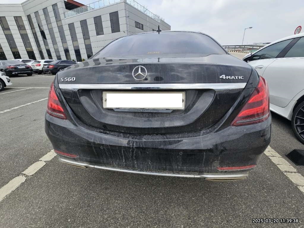 2018 Mercedes-Benz S560 4Matic L, photograph 2