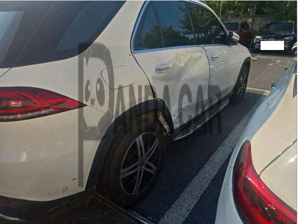 2020 Mercedes-Benz GLE300 d 4MATIC, photograph 3