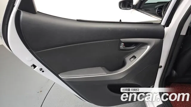 2013 Hyundai AVANTE 1.6 GDi Modern, photograph 5