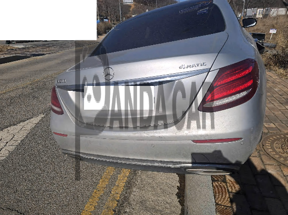 2019 Mercedes-Benz E300 4Matic, photograph 3