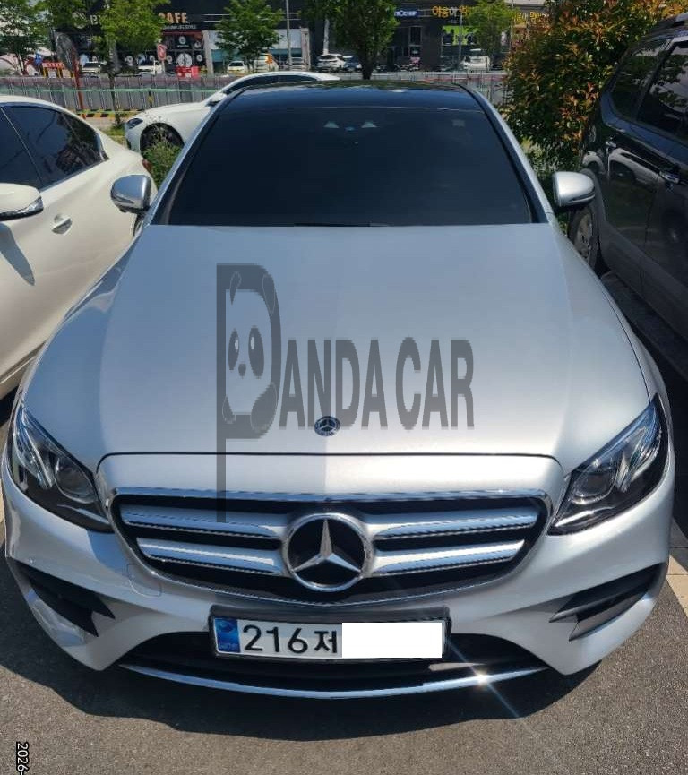 2017 Mercedes-Benz E300 4Matic, photograph 1