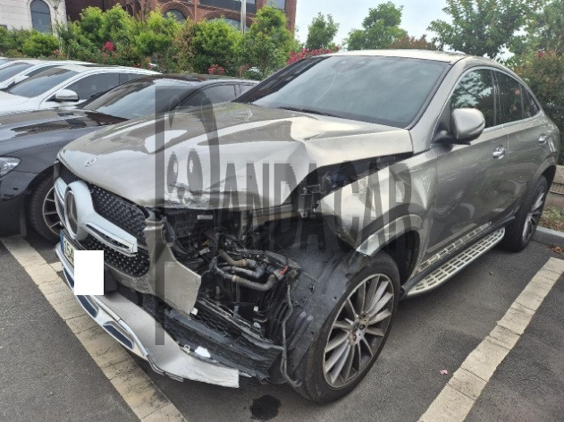 2021 Mercedes-Benz GLE400 d 4MATIC Coupe, photograph 5