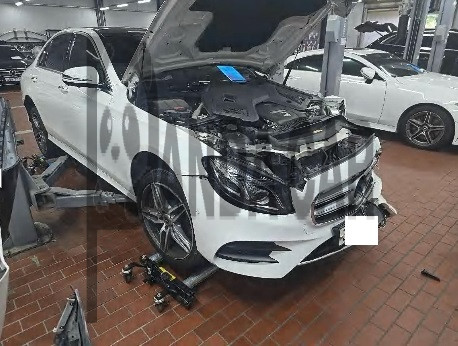 2020 Mercedes-Benz E 300 4MATIC, photograph 4