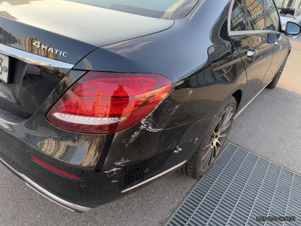 2018 Mercedes-Benz E300, photograph 4