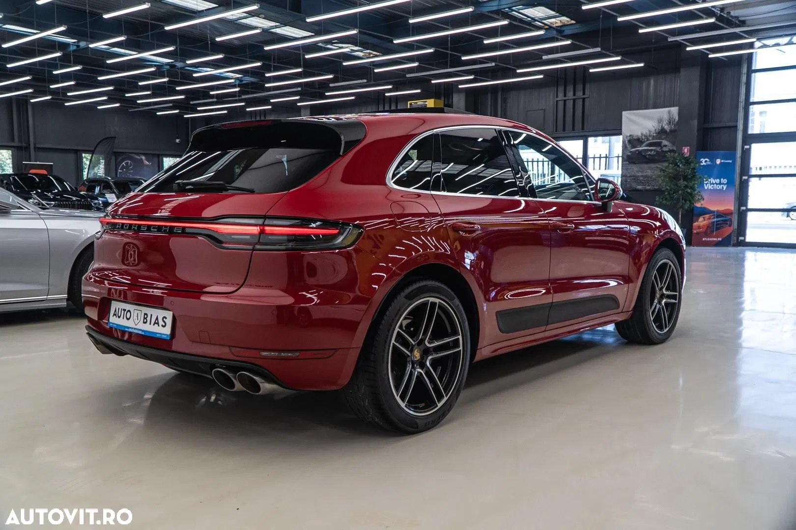 2019 Porsche Macan S, photograph 7
