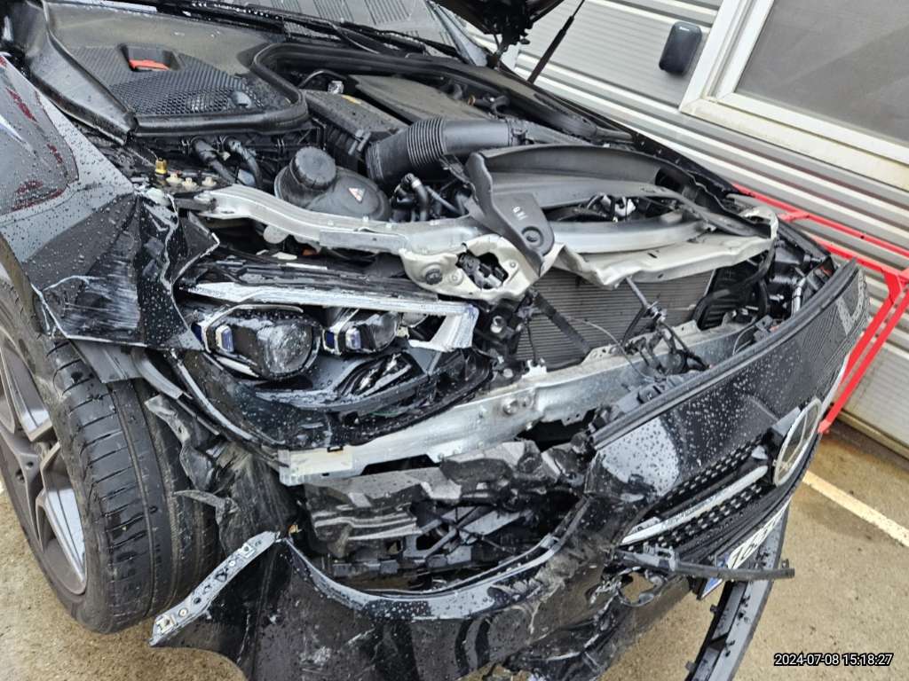 2023 Mercedes-Benz E250, photograph 2