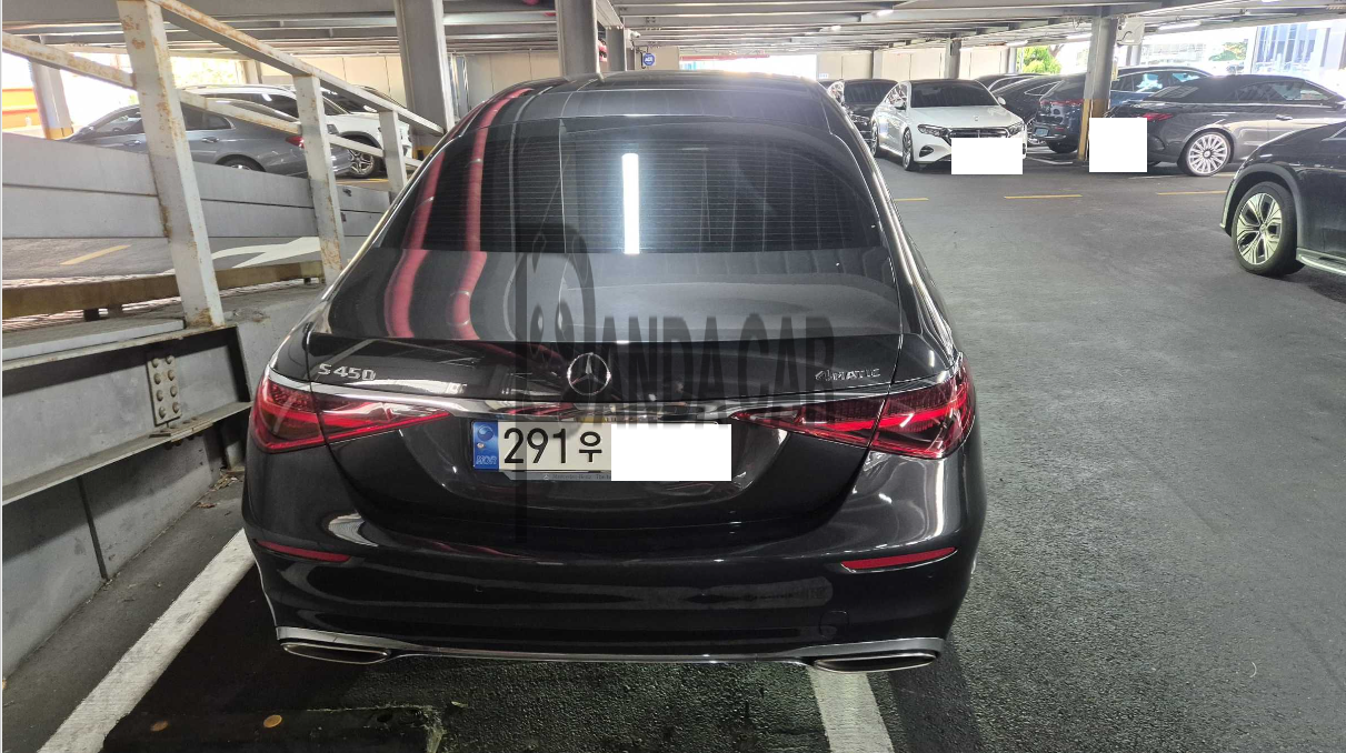 2022 Mercedes-Benz S450 4MATIC, photograph 2