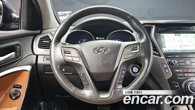 Hyundai Santafe Diesel 2.0 2WD — photo 1 of 35