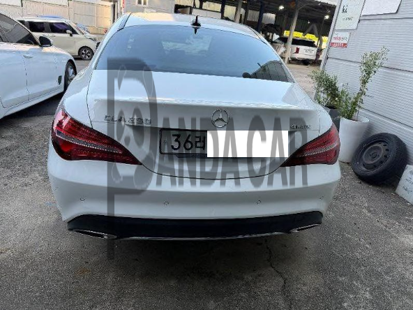 2018 Mercedes-Benz CLA250 4Matic, photograph 5