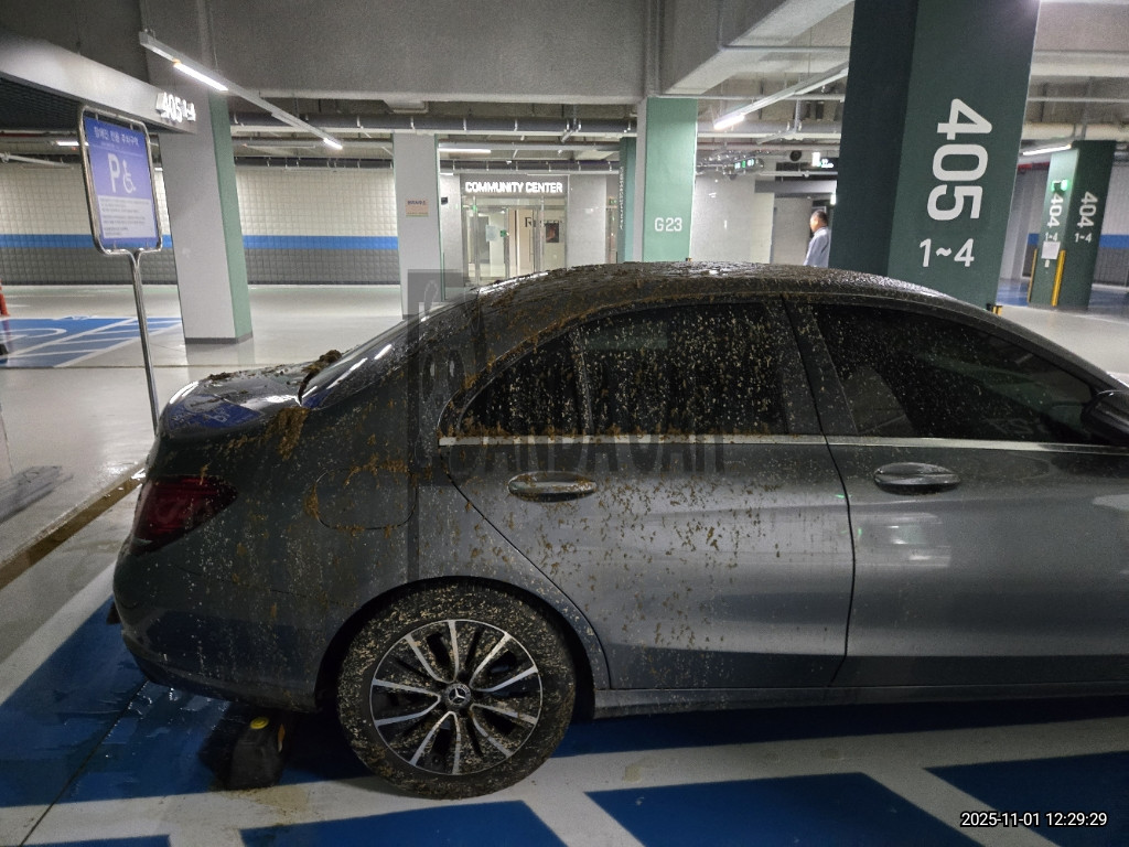 2019 Mercedes-Benz Benz C 200, photograph 3