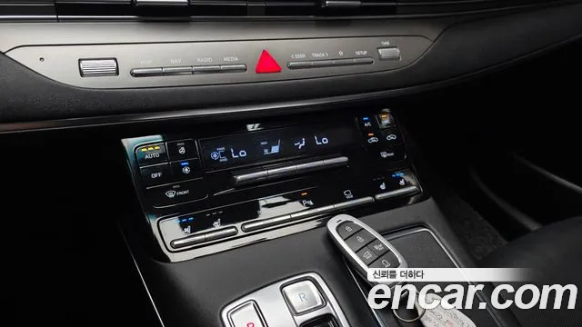 2022 Hyundai Grandeur 3.3, photograph 2