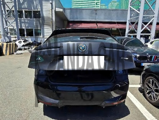 2023 BMW iX xDrive50, photograph 2
