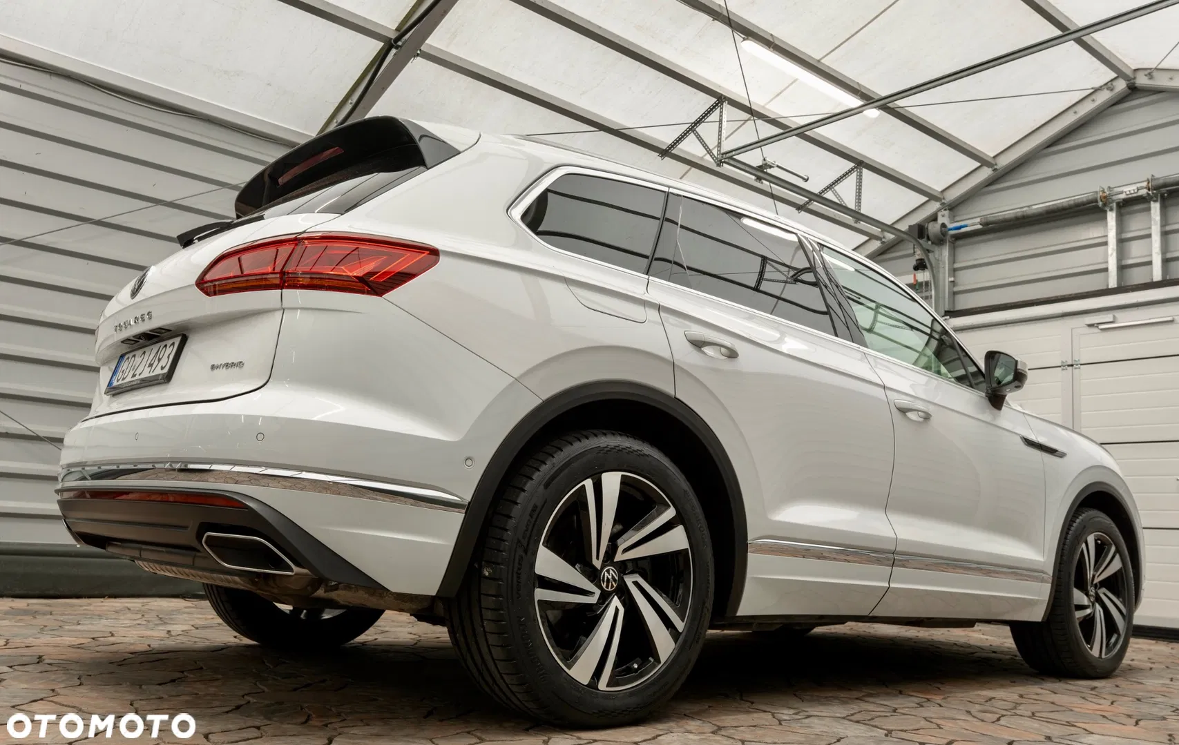 2023 Volkswagen Touareg 3.0 V6 TFSI Plug-In Hybrid 4Mot Elegance, photograph 5