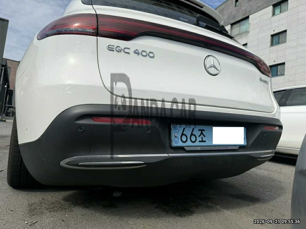 2020 Mercedes-Benz EQC 400 4MATIC, photograph 4