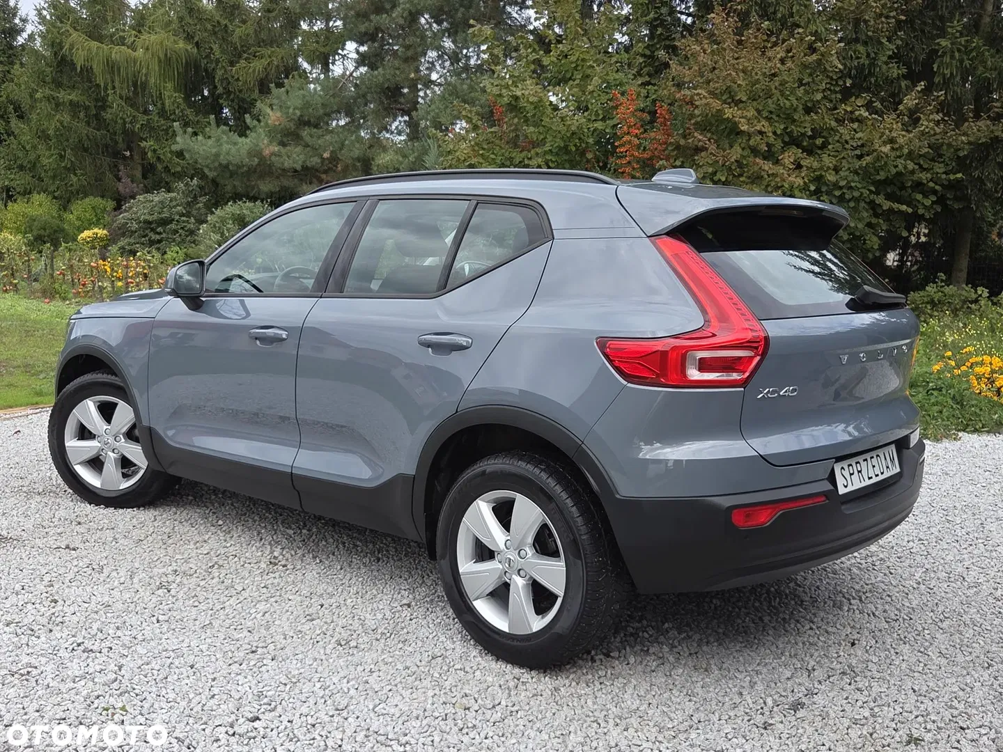 2019 Volvo XC 40 T3 Momentum Core, photograph 3