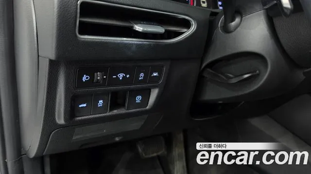 Hyundai Sonata 2.0 — photo 1 of 33