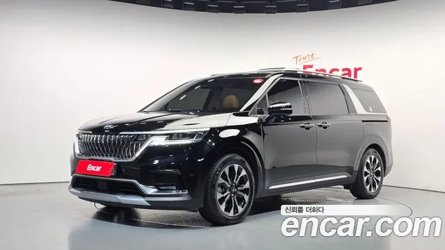 Kia Canival Gasoline 9-Seater Signature — photo 1 of 35