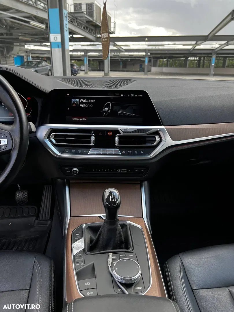 2019 BMW Seria 3 320d Luxury Line, photograph 12
