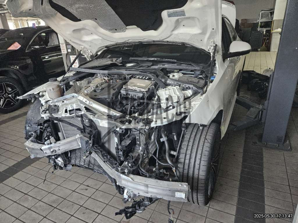 2023 Mercedes-Benz C300 4MATIC, photograph 2