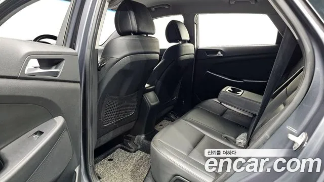 Hyundai Tucson Diesel 2.0 2WD — photo 1 of 20