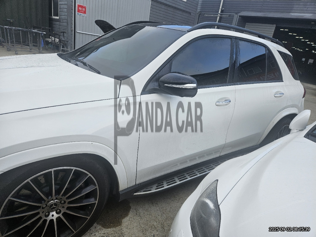 2022 Mercedes-Benz GLE450 4MATIC, photograph 2