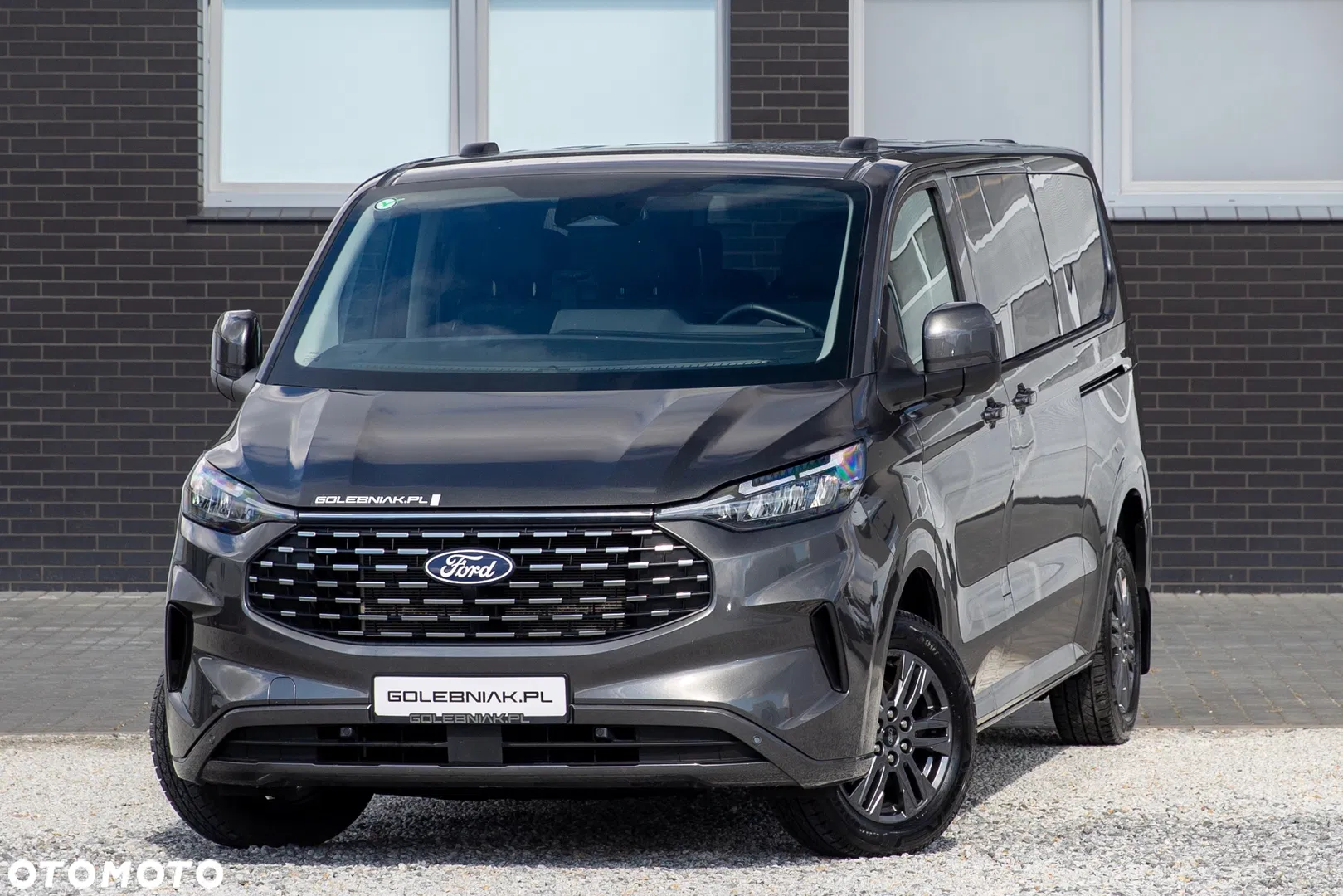 2025 Ford Tourneo Custom, photograph 1