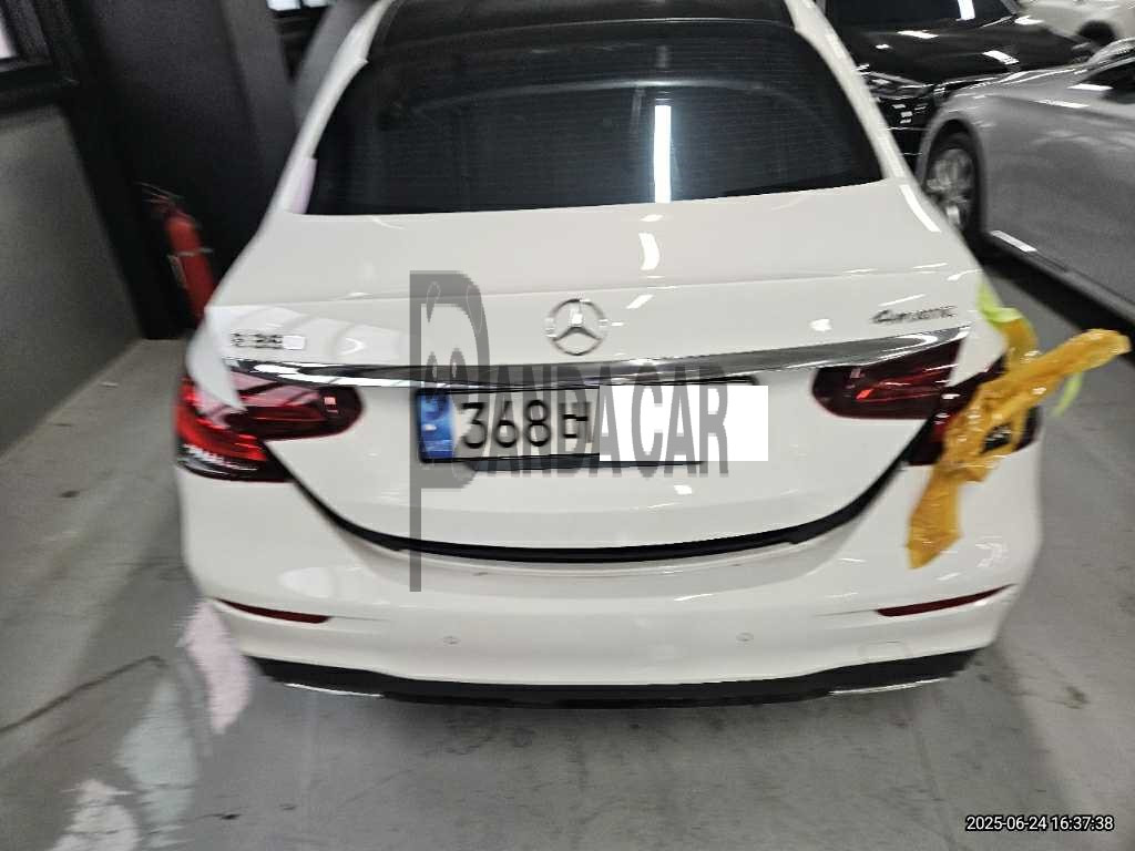 2023 Mercedes-Benz E350 4MATIC, photograph 5