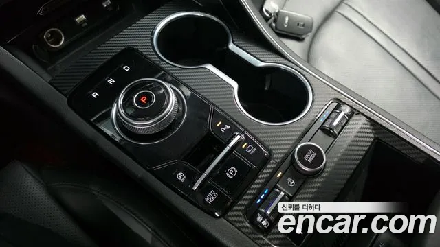 Kia K5 2.0 — photo 1 of 30