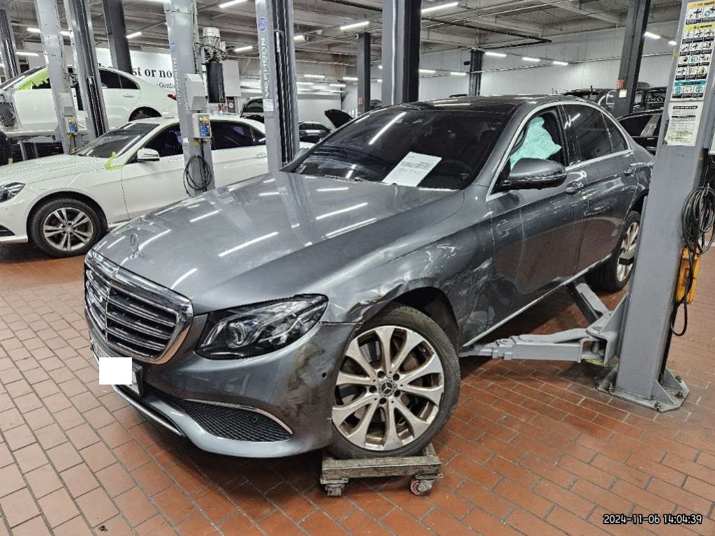 2019 Mercedes-Benz E300 4Matic, photograph 4