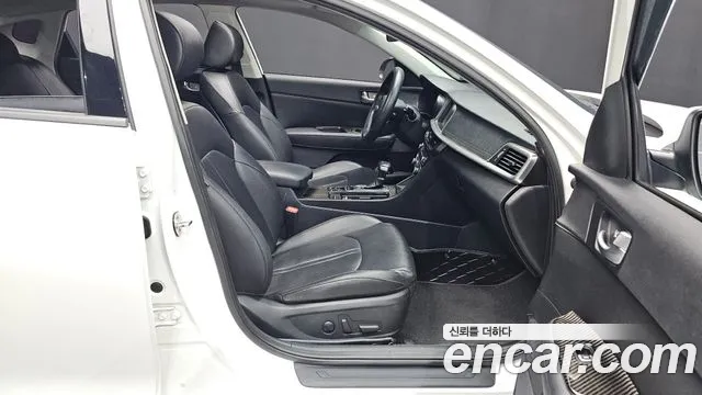 Kia K5 2.0 — photo 1 of 35