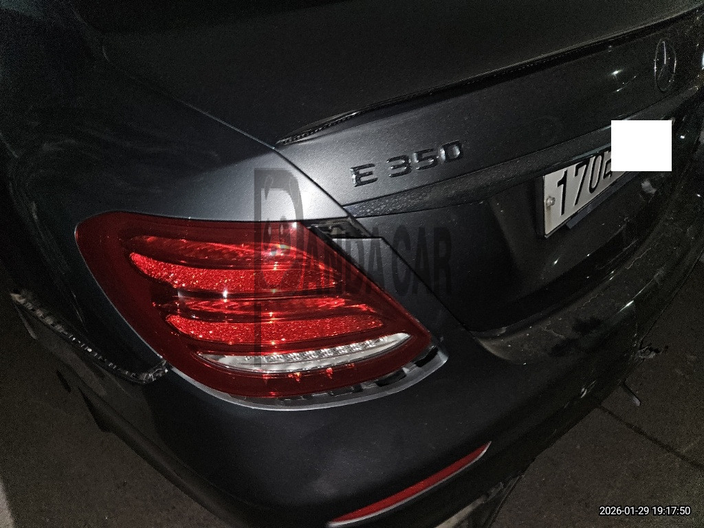 2019 Mercedes-Benz E350 4Matic, photograph 1