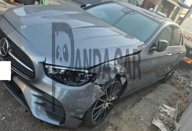 2023 Mercedes-Benz E350 4MATIC, photograph 3