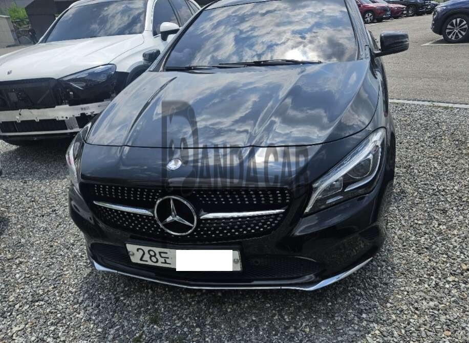 2017 Mercedes-Benz CLA250 4Matic, photograph 1