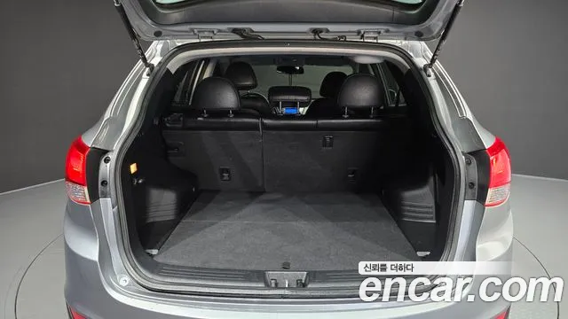 Hyundai Tucson Diesel(e-VGT) 2WD — photo 1 of 20