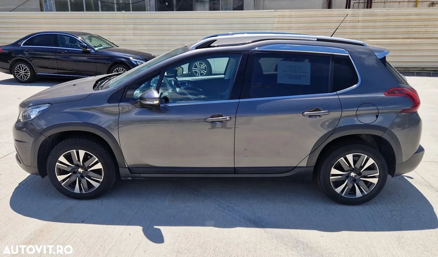2019 Peugeot 2008 1.2 PureTech Turbo S&S Allure, photograph 1