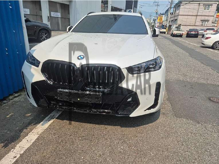 2025 BMW X6 xDrive40i M Sport, photograph 1