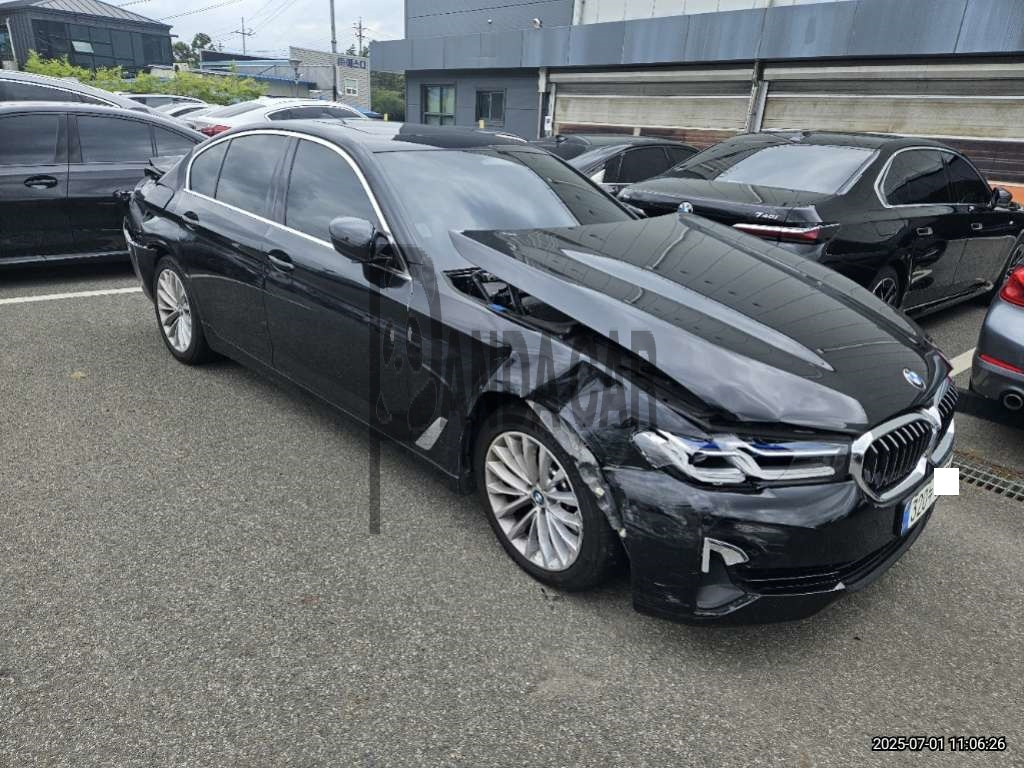 2021 BMW 530e, photograph 3