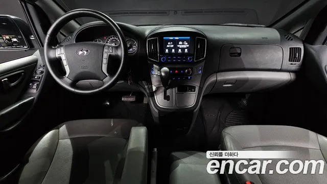 2020 Hyundai Starex Van 5-Seater, photograph 11
