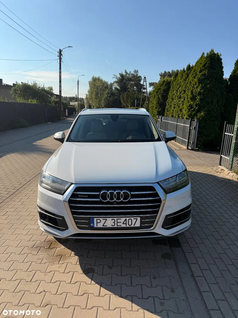 2018 Audi Q7 3.0 TFSI Quattro Tiptr, photograph 2