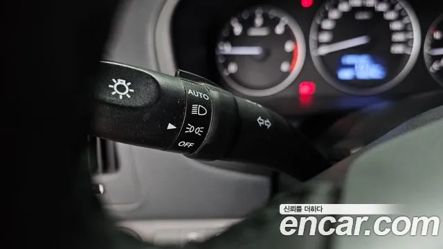 2020 Hyundai Starex Van 5-Seater, photograph 9